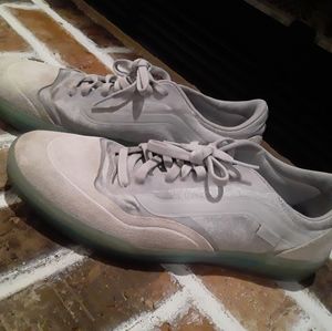 Men tennis shoes